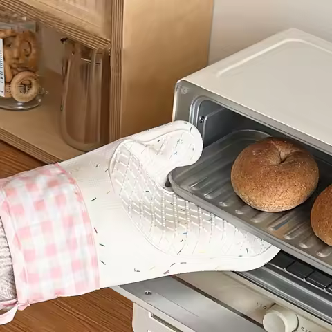 HeMu Non-slip Silicone Oven Mitts with Pink Plaid Trim, Heat Resistant &amp; Easy to Clean Kitchen Gloves for Baking &amp; Grilling