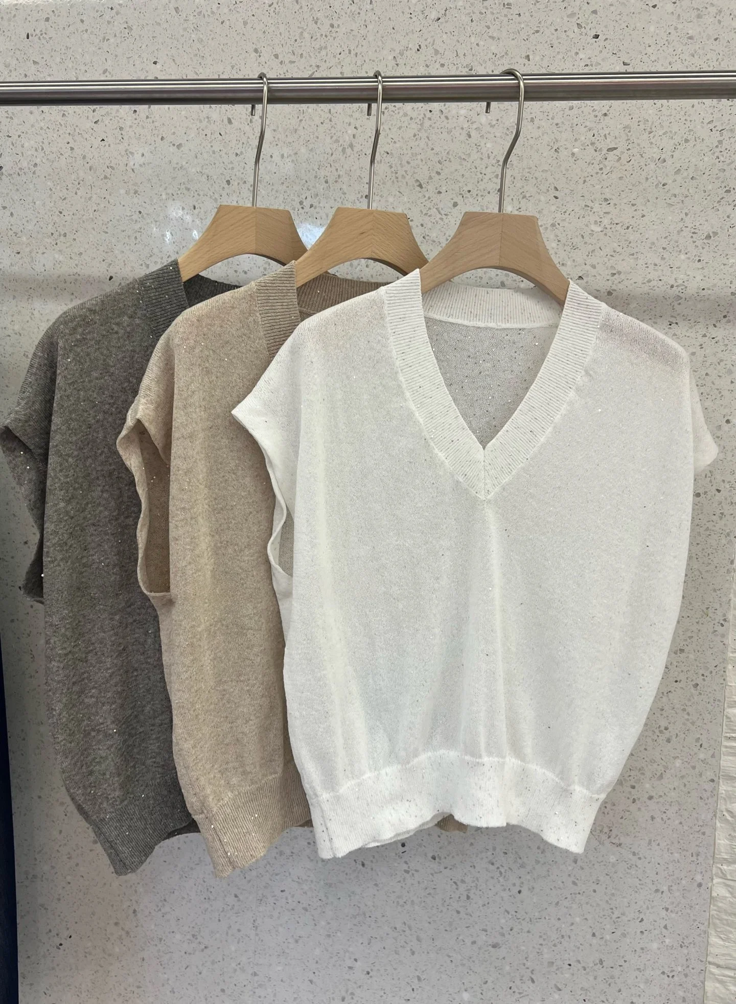 

Женская модная универсальная футболка BC Spring Summer с V-образным вырезом, бисером, из льняной вязки, свободного кроя, повседневная, с коротким рукавом, визуально стройнящая фигуру