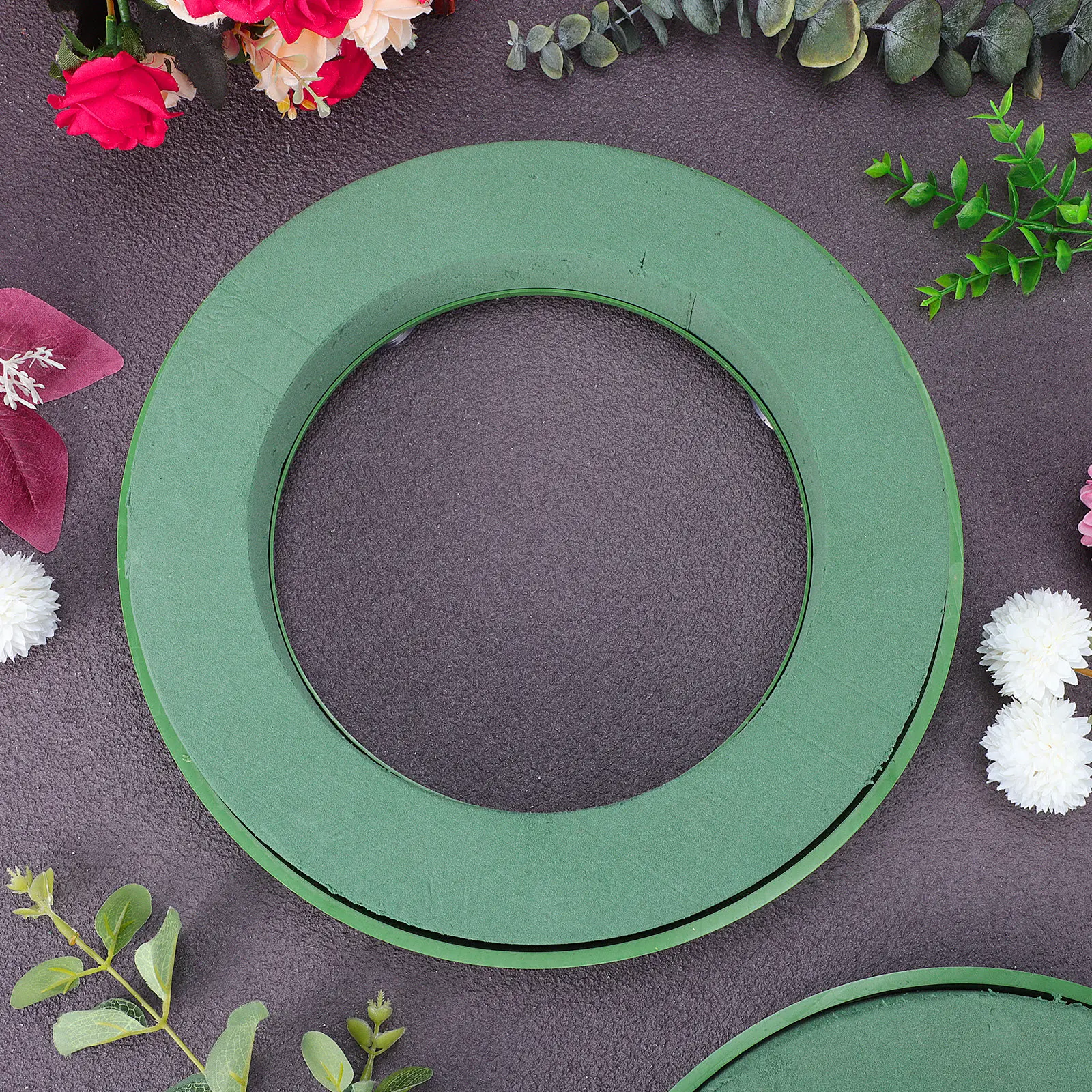 

2Pcs Floral Foam Ring Suction Cup Mounted Wet Foam Wreath for Wedding Car Podium DIY Floral Arrangement Mud