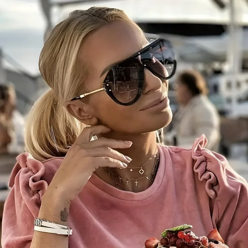 New Women'S Sunglasses Big Frame Female Shades Lenses Black Fashion One Piece Brand Designer Vintage Rivet Square Sun Glasses