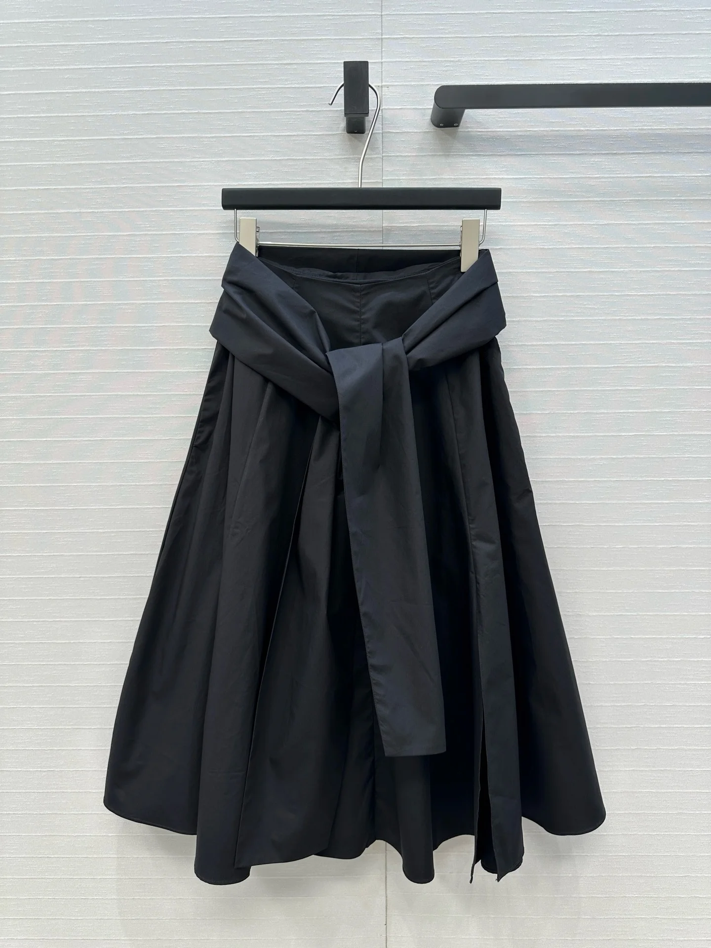 

2025 New French Art Style Half length Skirt, Waist Pendant, Strap, Casual, Elegant, Dynamic, Elegant, and Playful Girl Style