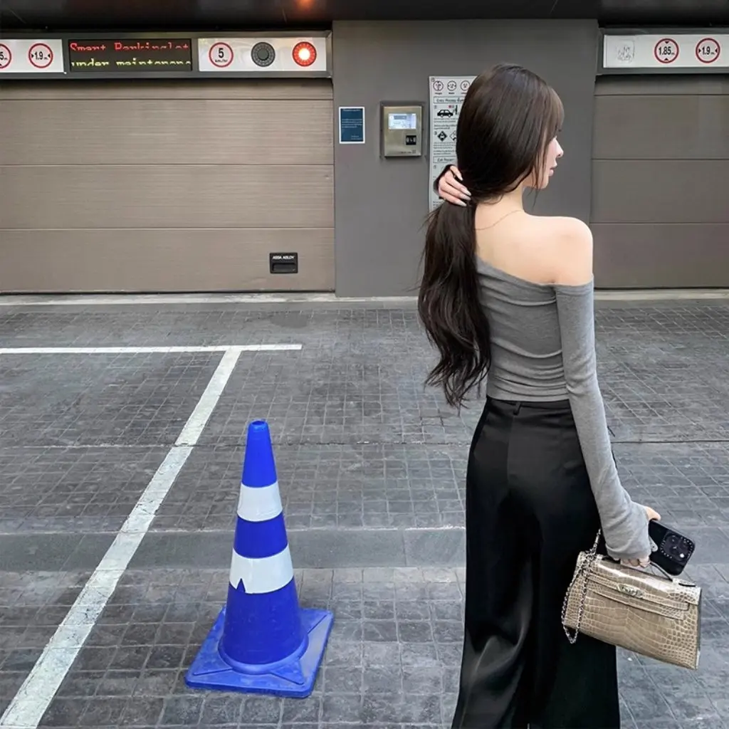 

Women's Slim Long-Sleeved T-Shirt Sexy Off-Shoulder Design Early Autumn New Style Top Simple Sense of Design