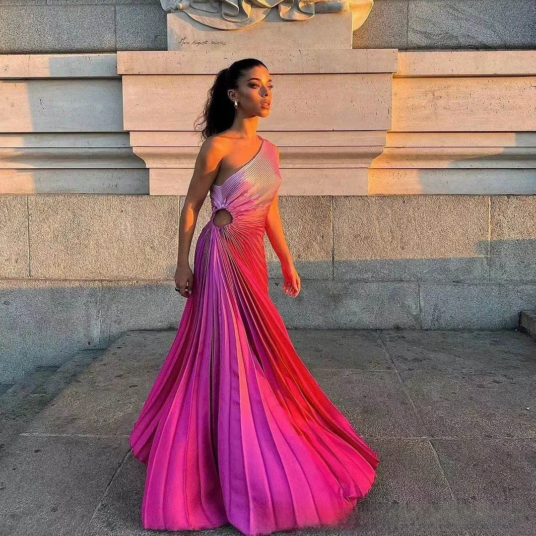 エレガントな透かし彫りプリーツグラデーションカラードレスセクシーガールシングルショルダー新作レディースドレスktvコスチュームレディースファッションドレス