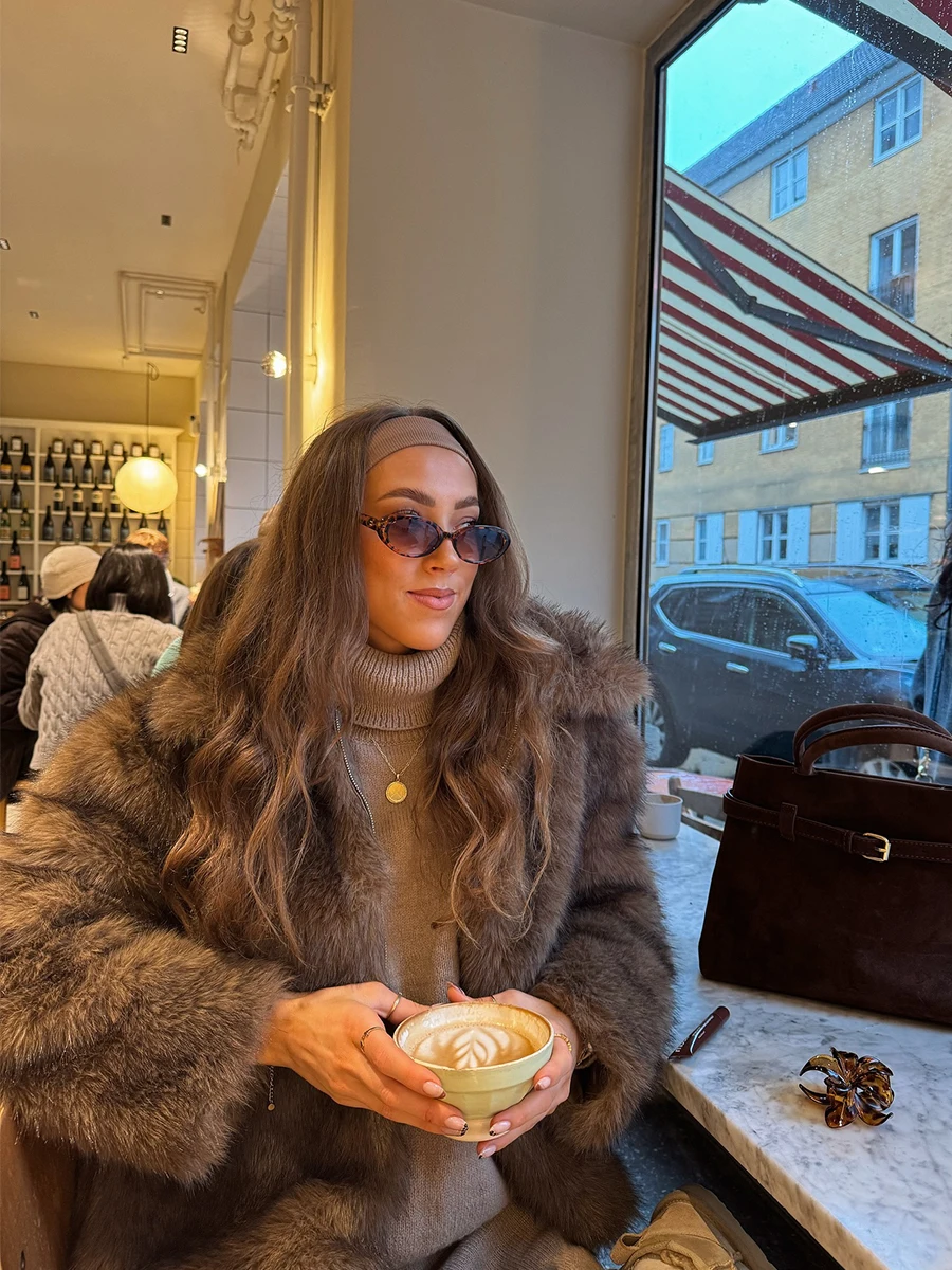 Jaqueta de pele sintética de dia da semana, casaco curto com gola, roupas de inverno femininas, casaco midi gradiente marrom, roupa externa felpuda e deslumbrante