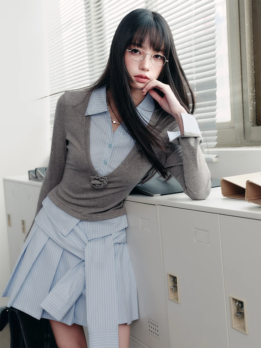 

College Sle Blue Stripe Patchwork Long Sve irt Slim Fit Autumn Winter Women's Faion Fragile Heart V-ne Zipper Closure