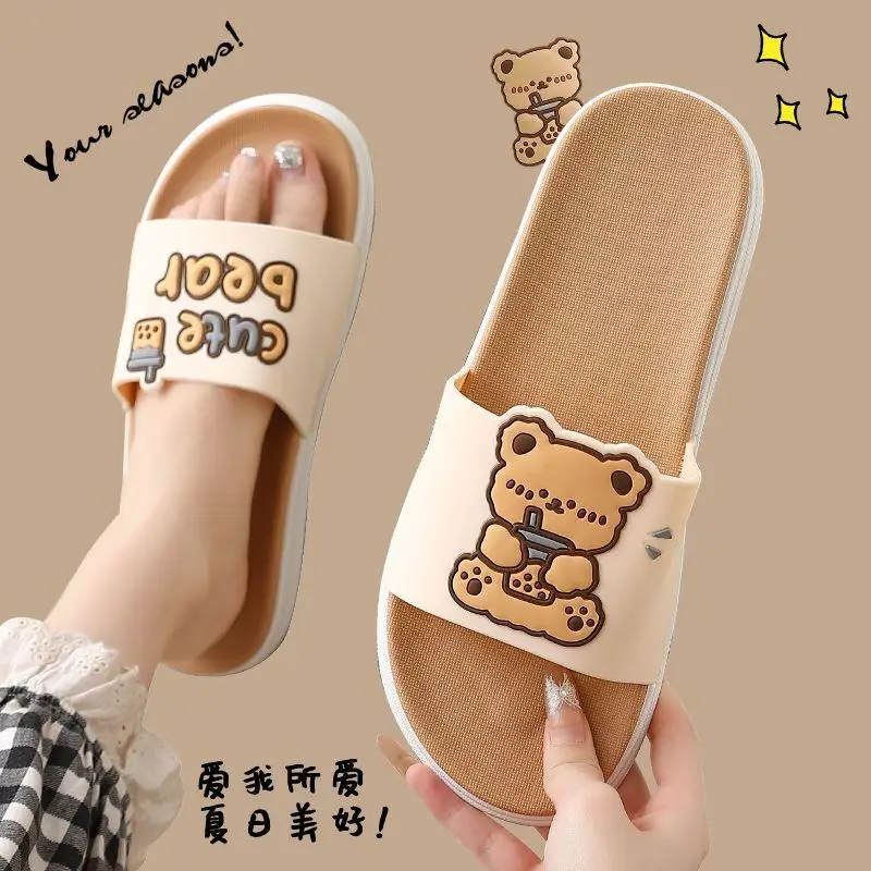 Paar-Hausschuhe mit niedlichen Bären-Cartoon-Motiven, für den Innenbereich, Sommer, gemischte Farben, weiche EVA-Anti-Rutsch-Badezimmer-Slides, Damen-Sandalen in Übergröße 36-45 – Detail 5