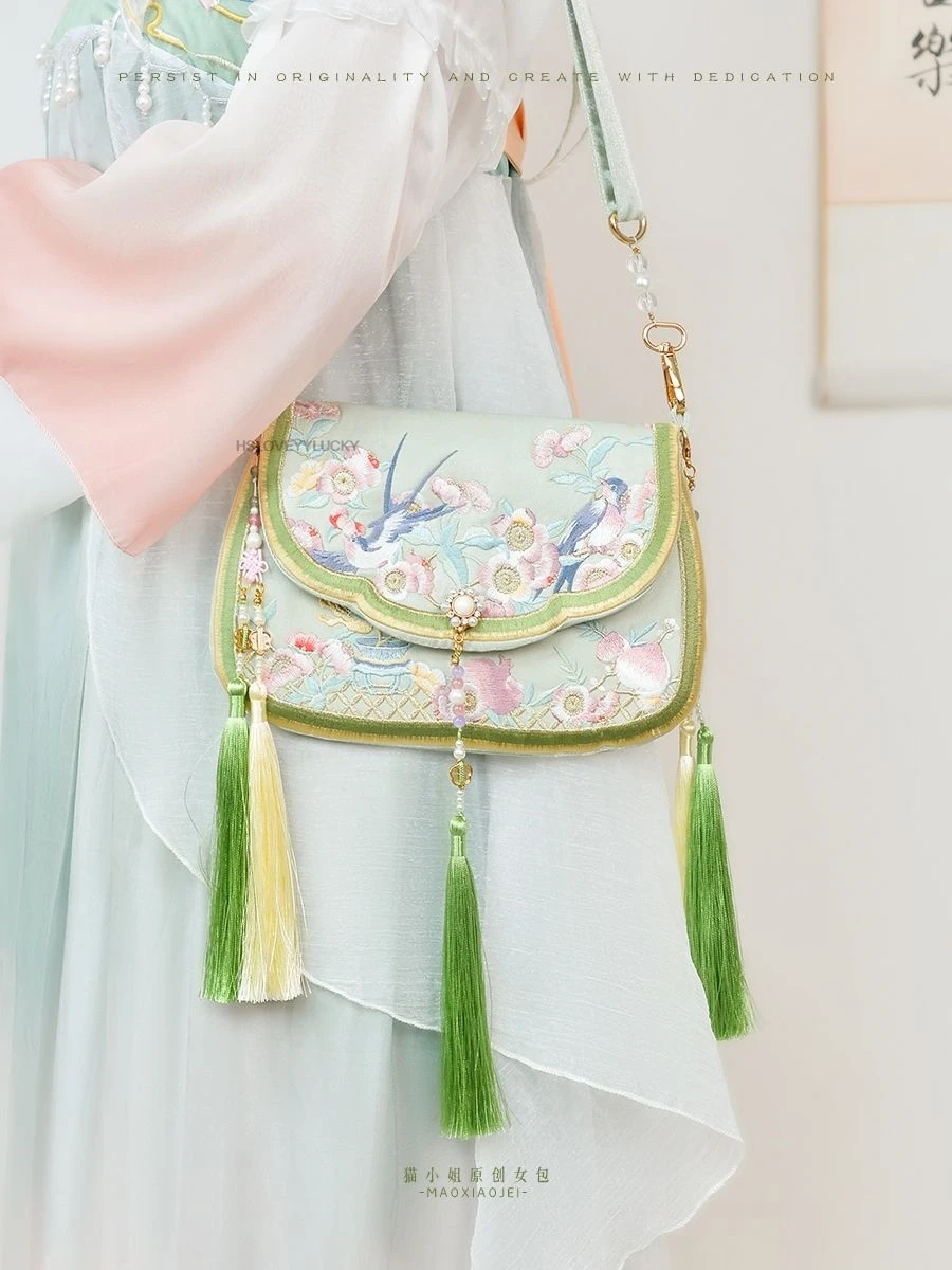 Chinese Retro Hanfu Accessory Bag Crossbody Bag Ancient Chinese Style Women Ethnic Style Embroidery Chain Bag Tassel Hanfu Bag