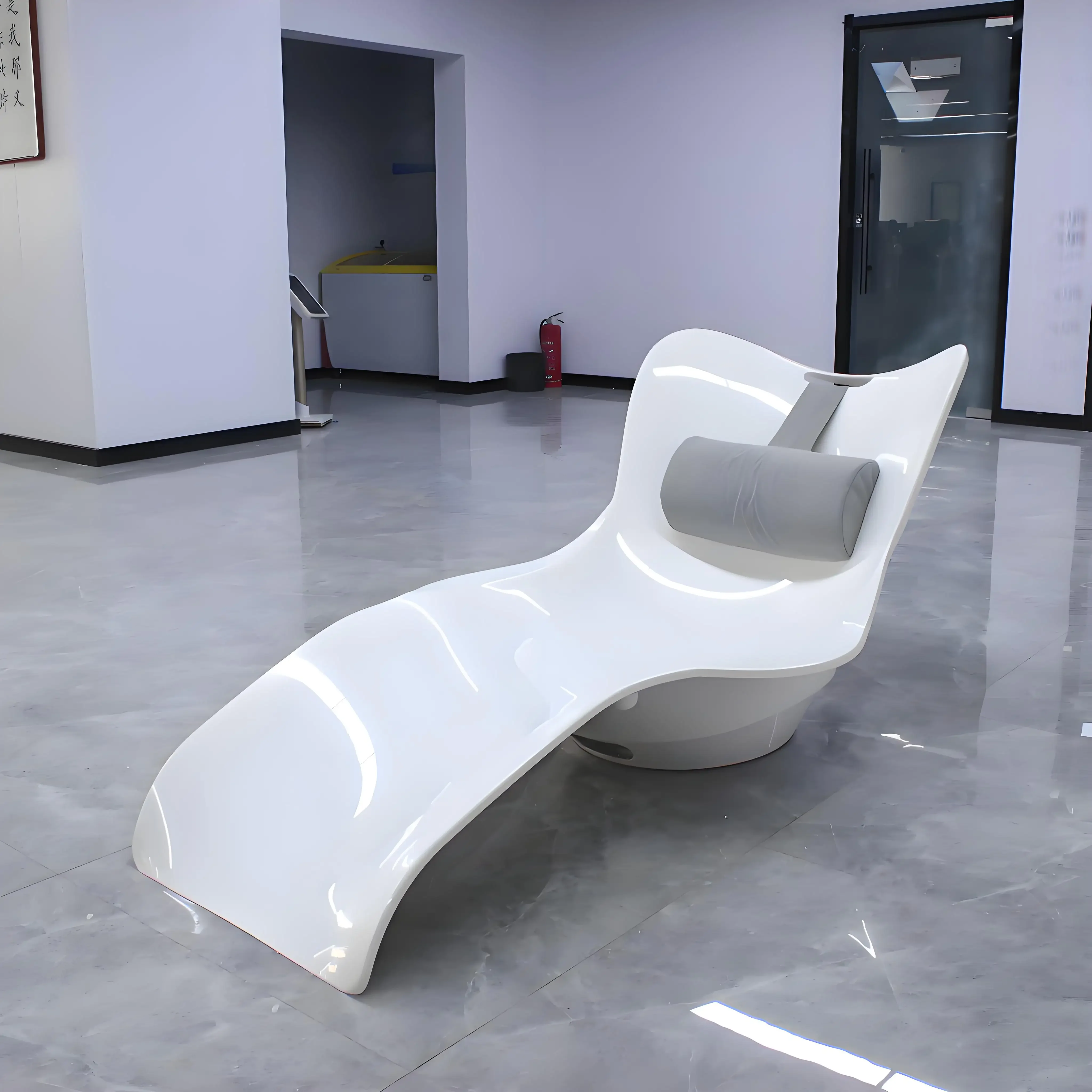 Outdoor Furniture Frp Fiberglass in Pool Lounger Villa Courtyard Hotel Garden Swimming Pool Beach Lying Sun Lounger Chairs
