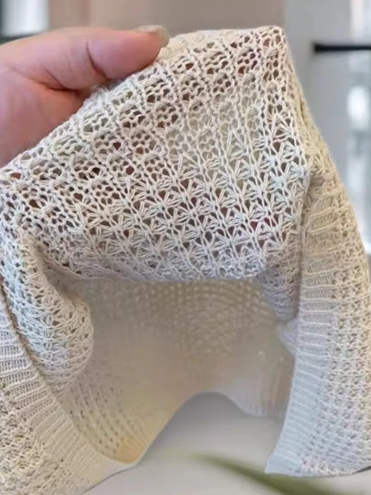 سترة مفرغة من الدانتيل سترة فضفاضة علوية 2025 كسول Sle توب جديد Faion التخسيس محبوك irt المرأة Faion