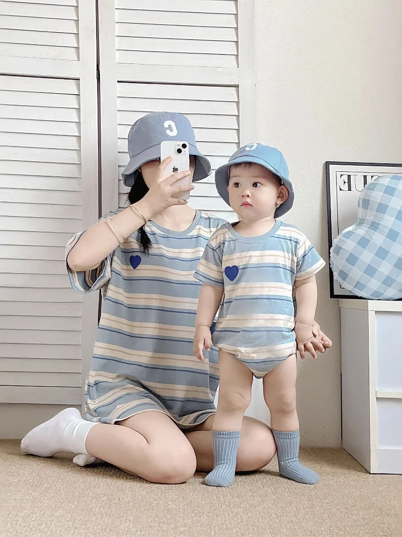 Family Matching Summer Short Sleeve T-Shirts Embroidered Heart Pattern Cotton Kids And Parents Clothing for Three Generations