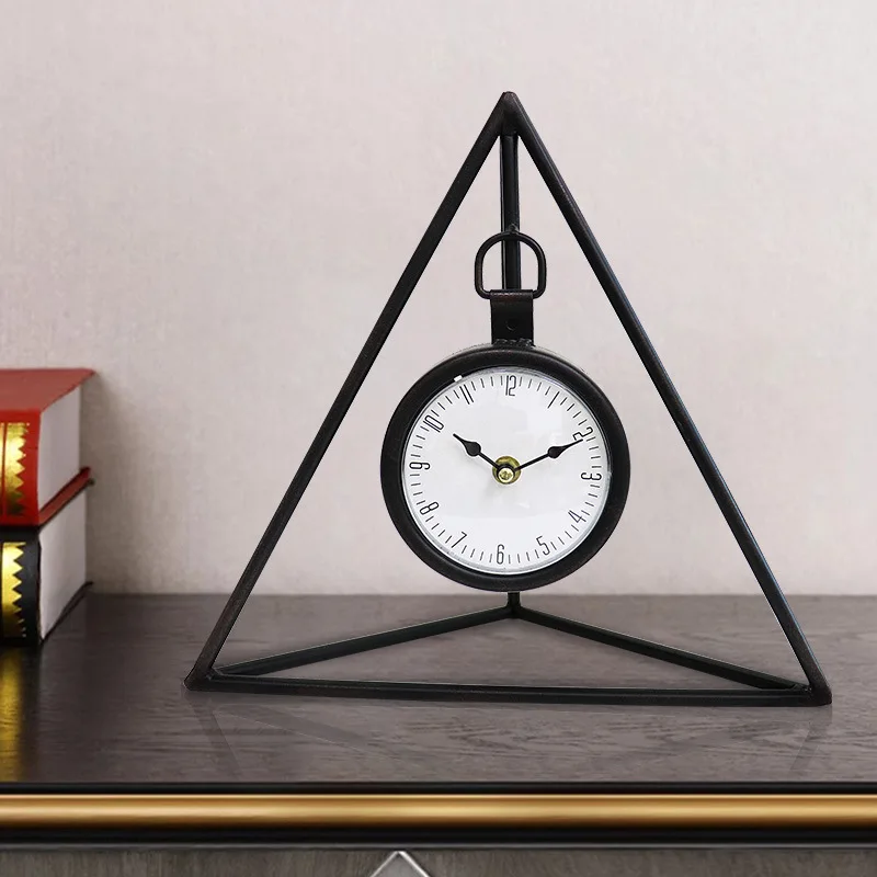 

Creative Triangle Clock Silent Desktop Decoration Quartz Table Clock