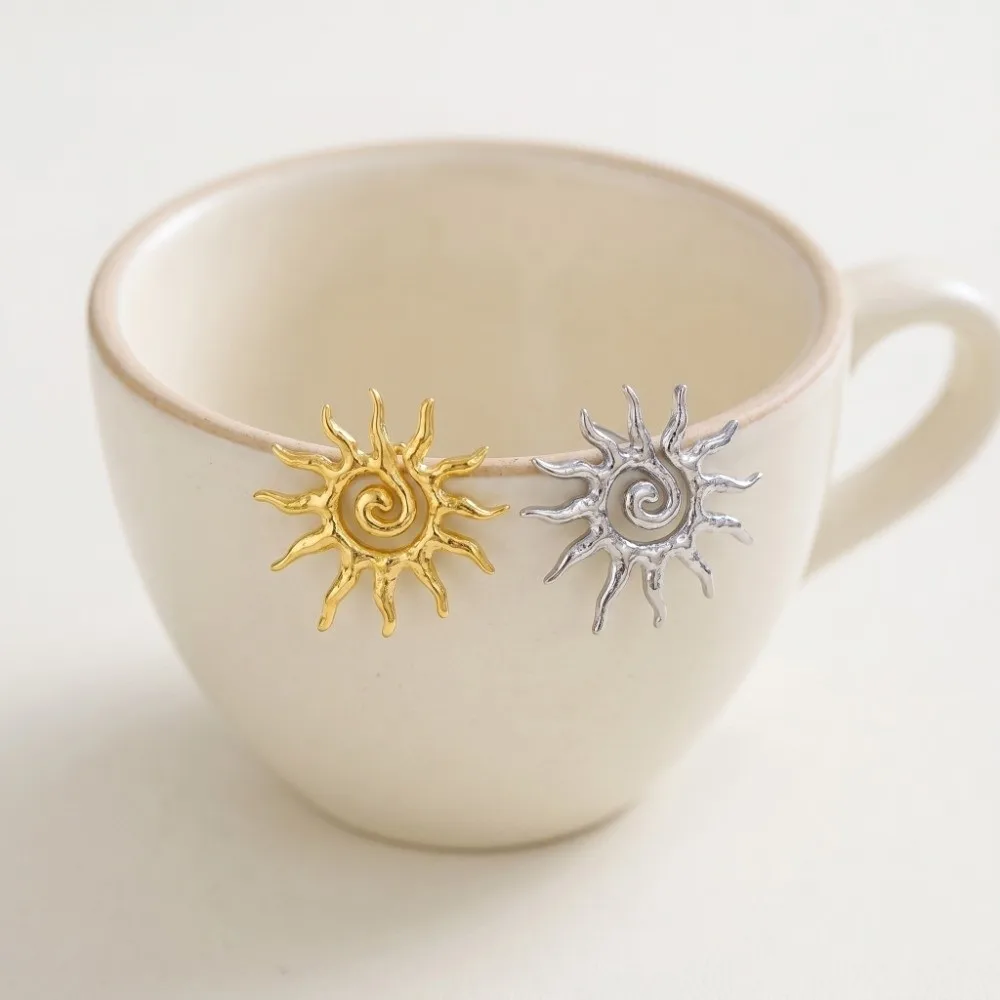 Unique Sun-shaped Flower Earrings Light Luxury Hollow Out Metal Stud Earrings Elegant Stainless Steel Sun Ear Stud Party