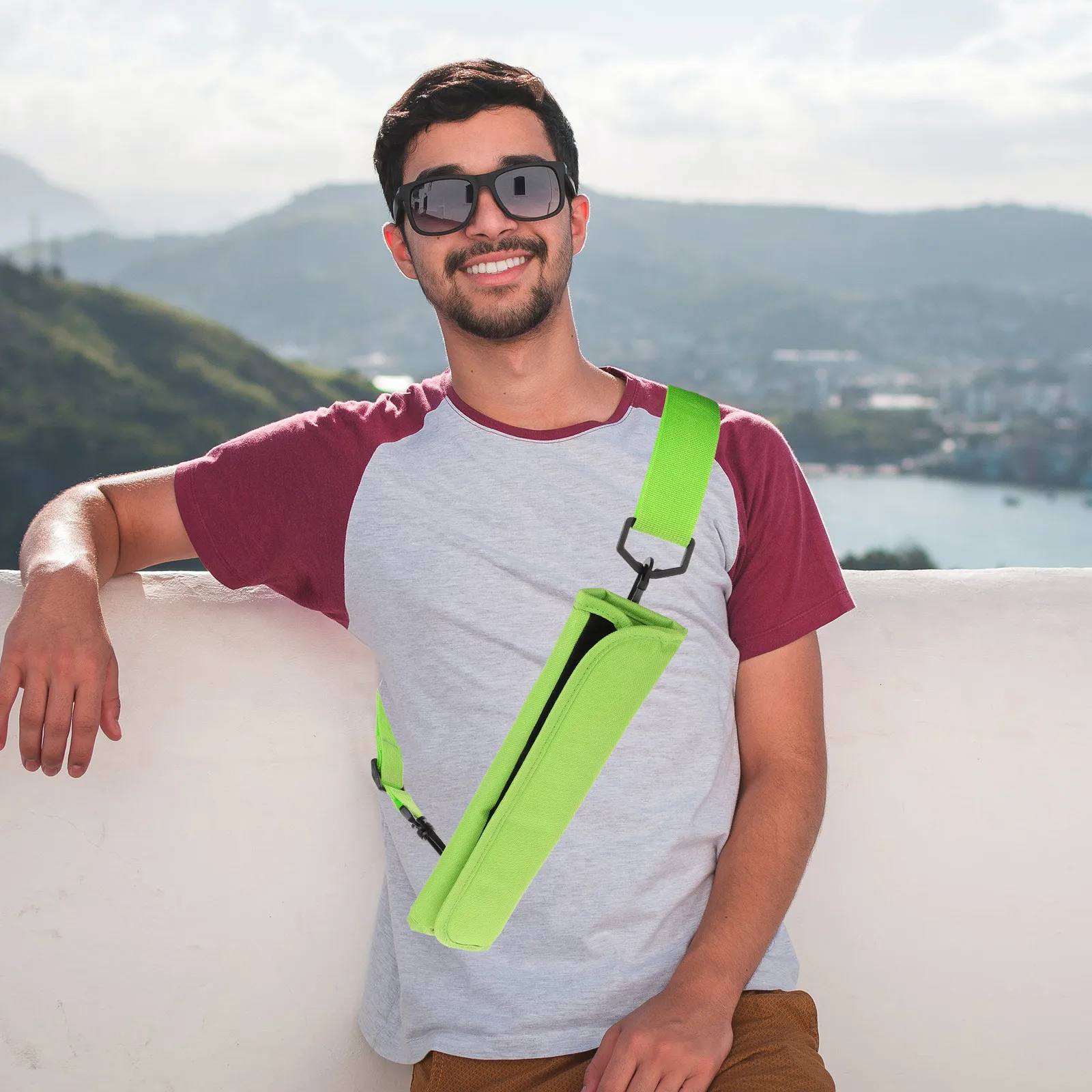 

Portable Golf Clubs Carry Bag Lightweight Waterproof Foldable Travel Bag for Driving Range Practice and Storage