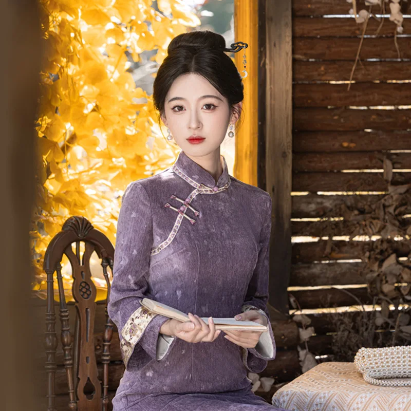 

2024, новый высококачественный фиолетовый Cheongsam, новый китайский стиль, облегающий Cheongsam с перевернутым большим рукавом, улучшенный Cheongsam