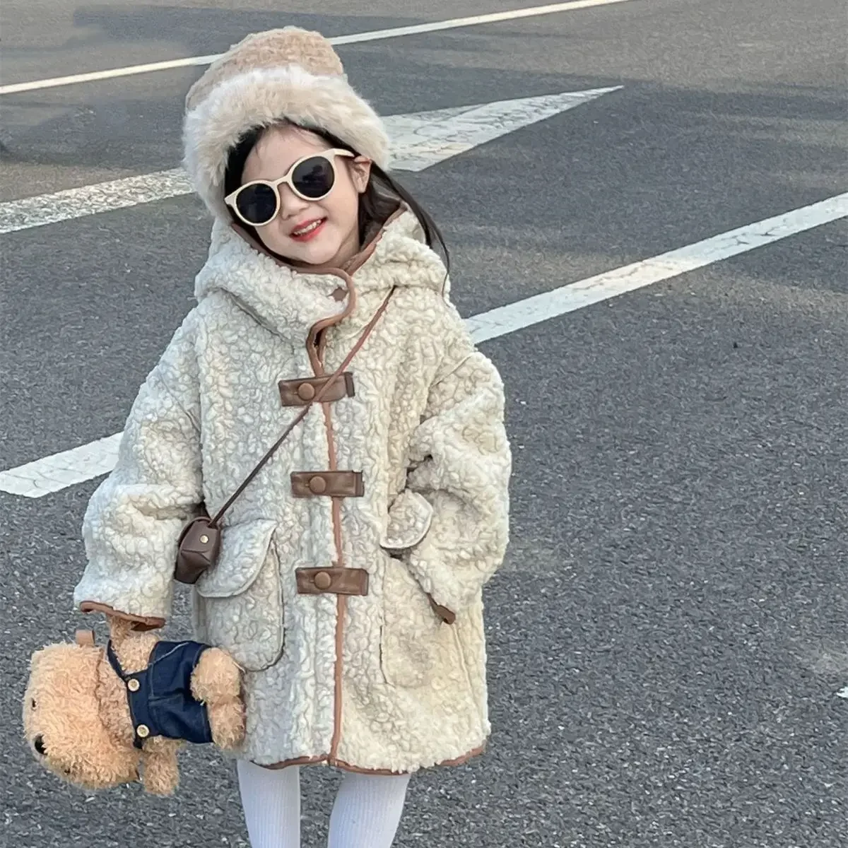 Girls Coat Thickened Fur Lining Korean Version Soft Flower Thousand Leather Buckle Hooded Coat Single Breasted Coat Fashion