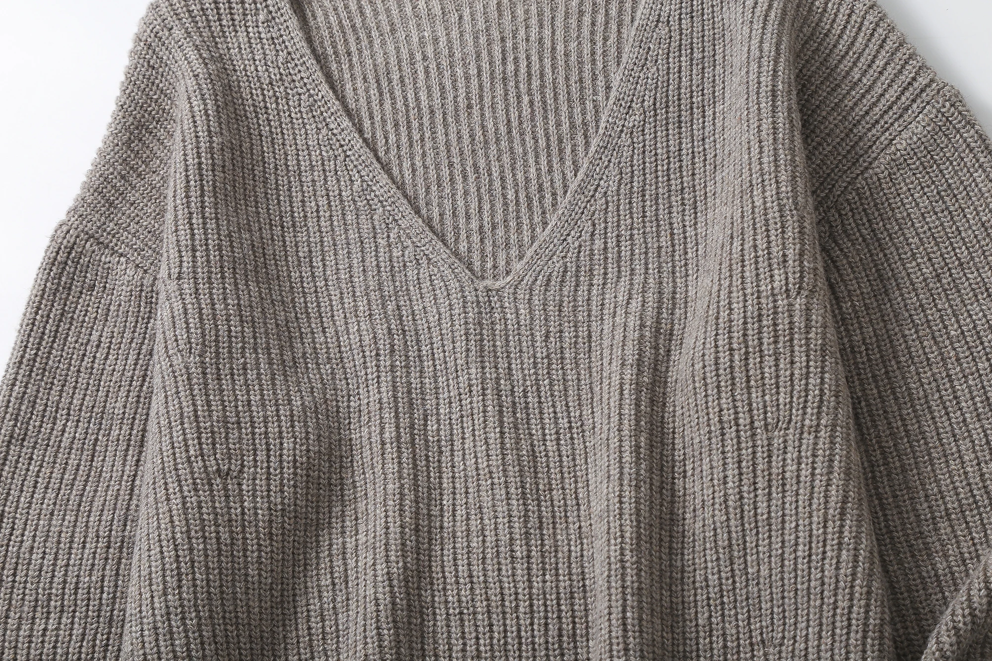 Ethereal MD 2023 autumn new style of French casual slouchy wool blend reverse stitch V-neck knitwear