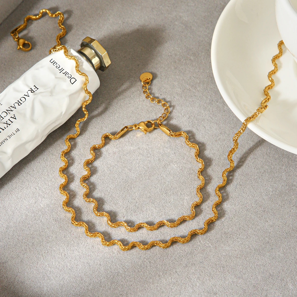 

Huang Chao Cuban Chain Necklace 18K Gold Plated Stainless Steel Jewelry Accessories Christmas and New Year Gifts for Men Women