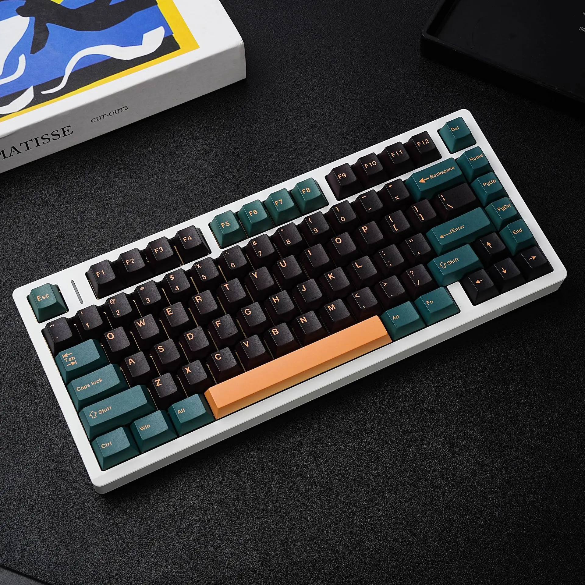 Mars Green PBT Keycaps ISO/US Layout with Arabic Korean German French Spanish Russian Key Cap Set 5-Side Dye-Sub 143 Keys Black
