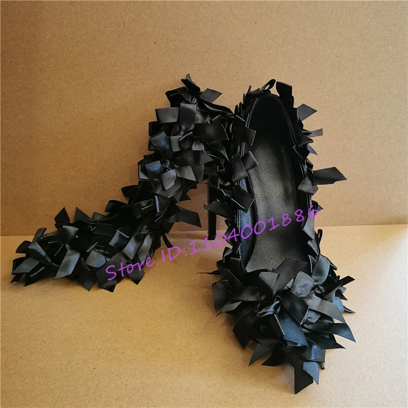 รองเท้าส้นสูงติดโบว์สีดำหัวแหลมทำจากผ้าซาตินสำหรับผู้หญิงรองเท้าส้นสูงบางใส่ไปปาร์ตี้งานแต่งรองเท้าชุดเดรสไซส์ใหญ่