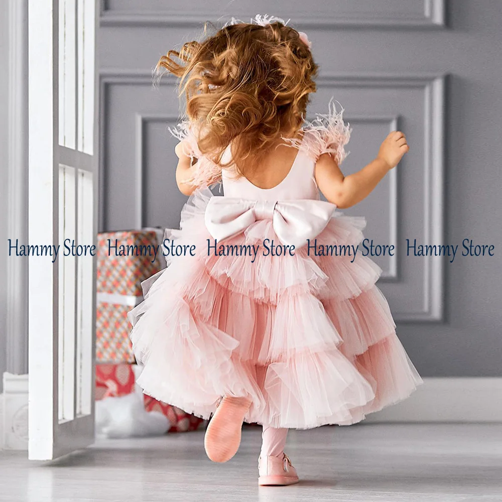 Piume Flower Girl Dress Cap Sleeve girocollo Back Big Bow Tiered Tulle Cute First comunione Gown Baby Party Dresses