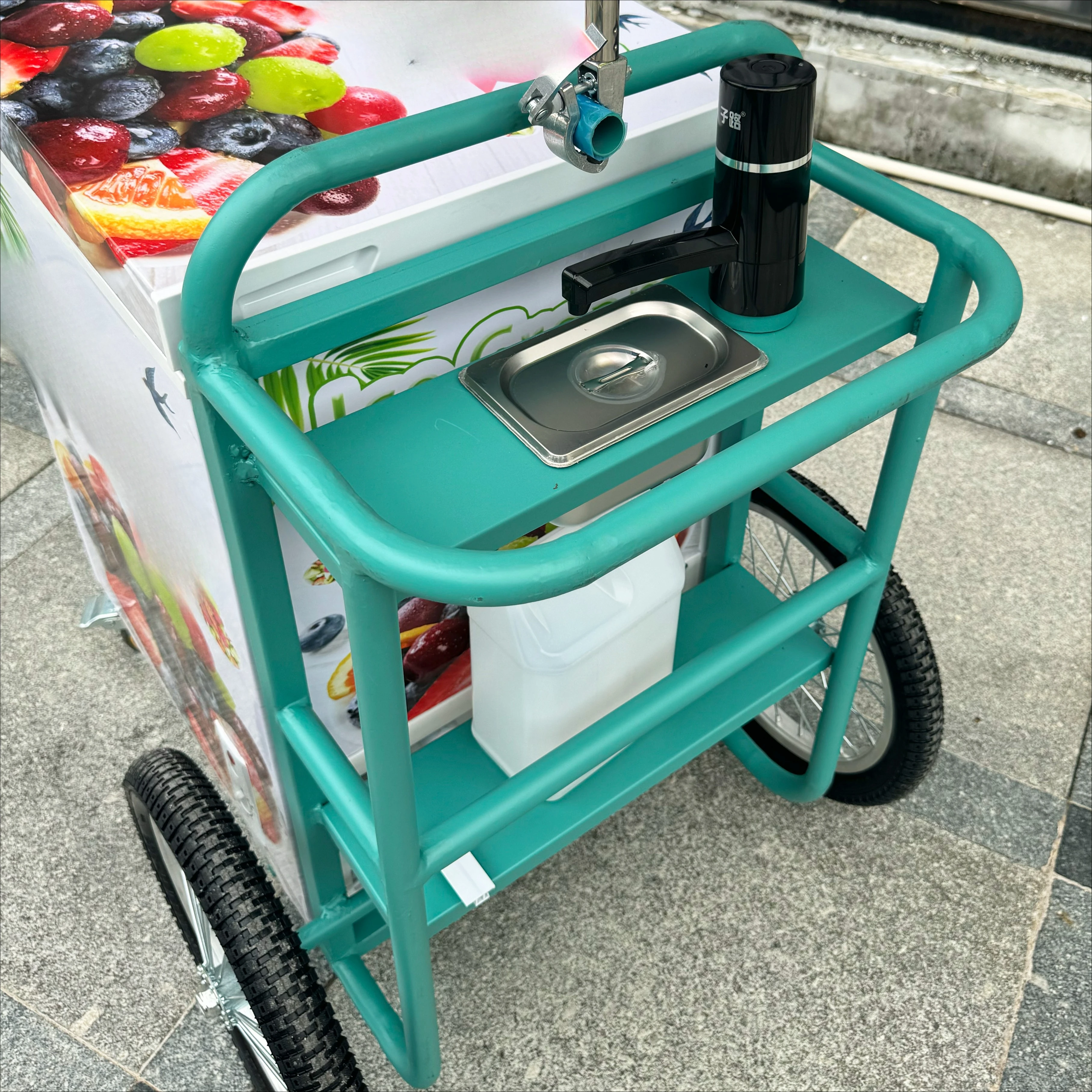 Mobile Street Mini Ice Cream Cart Popsicle Vending Machine Refrigerated Cart Tricycle Food Bike