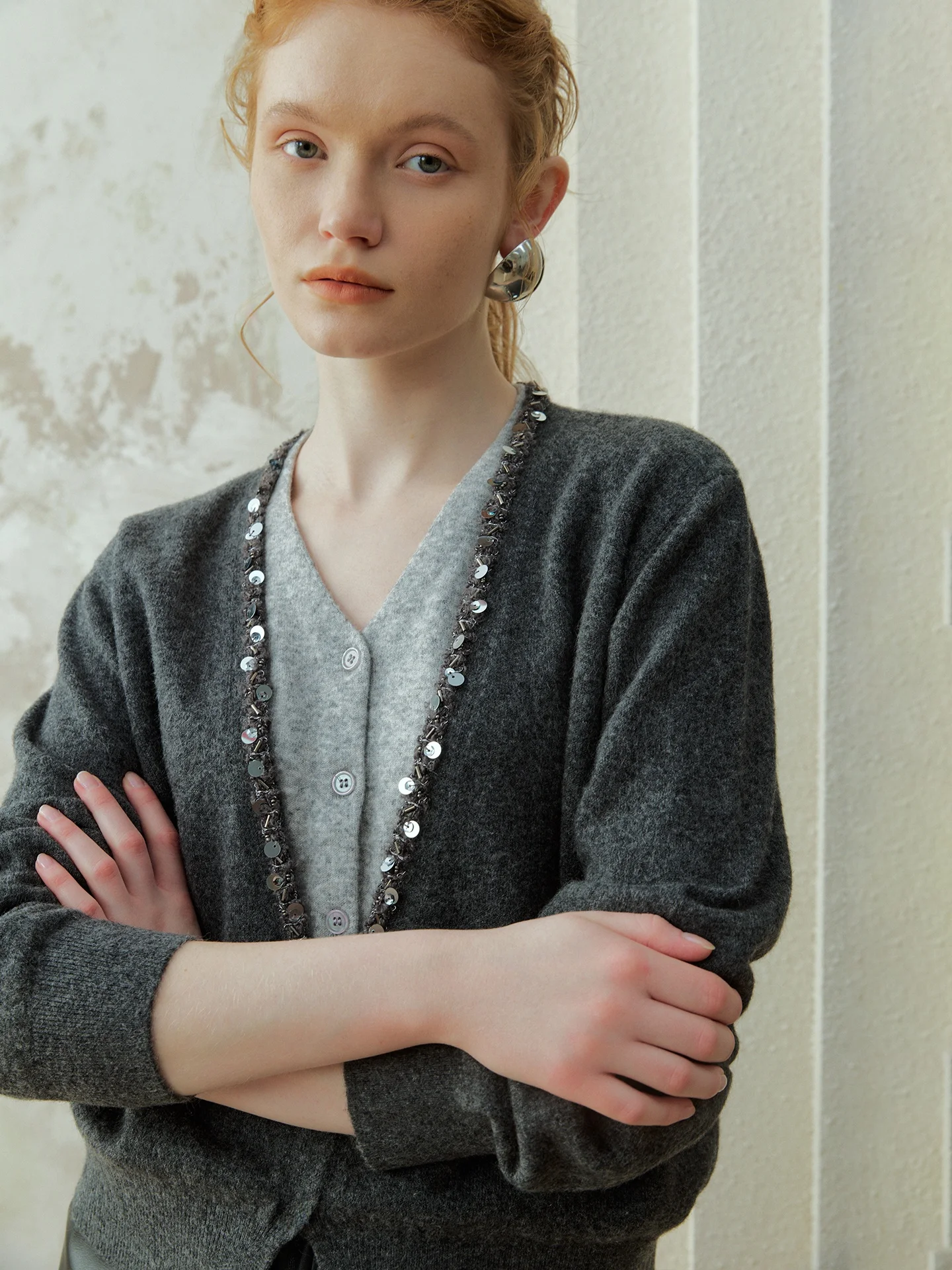 

Женский вязаный кардиган Oz с блестками и V-образным вырезом, имитация двухслойного дизайна, осенне-зимняя верхняя одежда, мягкий, разноцветный...