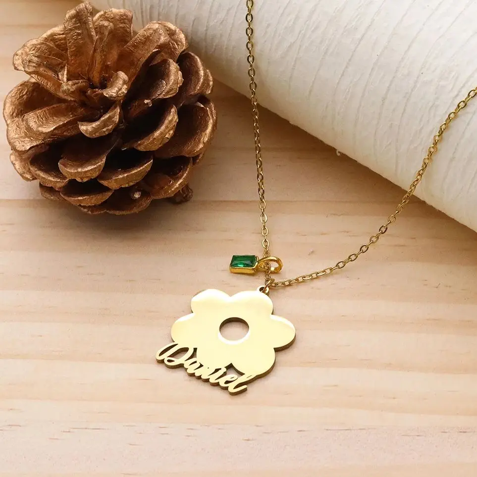 

Ожерелья Todorova с подвеской в виде цветка из нержавеющей стали с именной гравировкой для женщин и девушек, амулет, подарок на вечеринку, ювелирные изделия