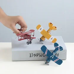 Figurine di aeroplani retrò in ferro modello di aereo in metallo aliante Vintage miniature di Biplane decorazioni per la casa giocattoli per bambini decorazione