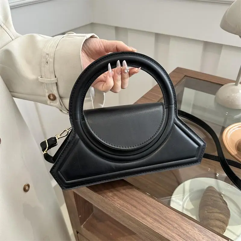 Net Red Personality Fashion Handbag Early Spring New Foreign Style Solid Color Single Shoulder Crossbody Small Square Bag Female