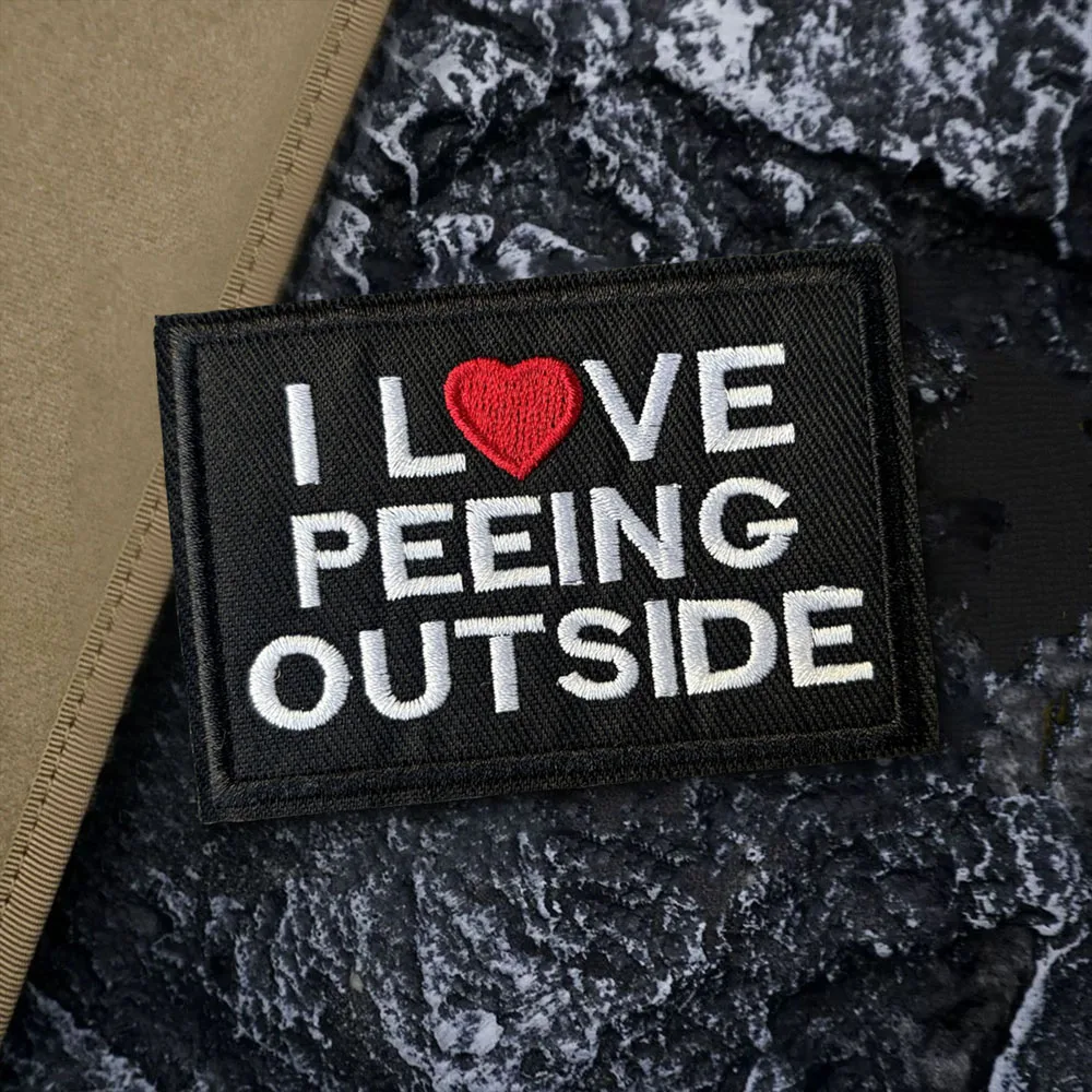 Parche táctico bordado meme para orinar al aire libre con velcro - imagen 5