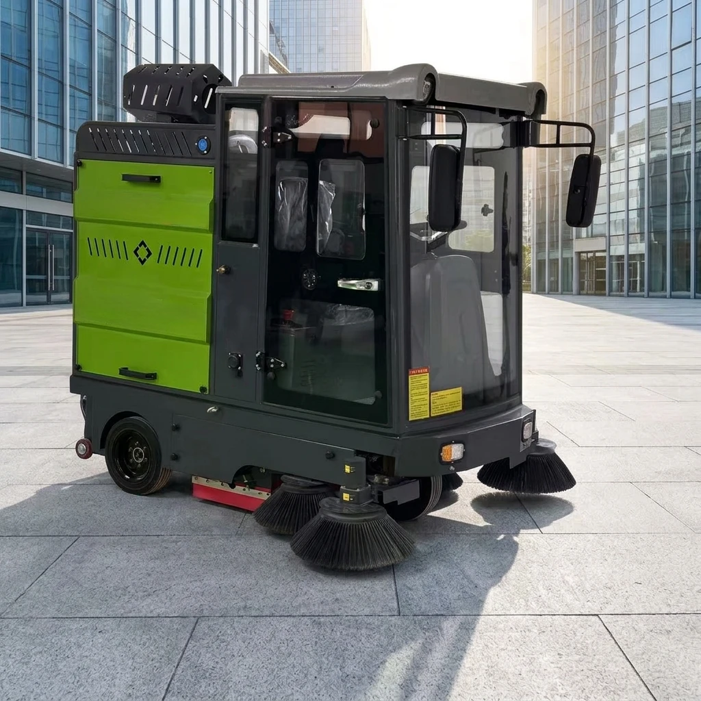 New Electric Three-Wheel Fully Enclosed Self-Propelled Road Sweeper Multifunctional Cleaner for
