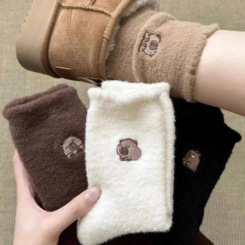1-5pairs Harajuku Casual Floor Long Socks Winter Warm Cartoon Cute Capybara Plush Fleece Socks for Women Mid-calf Kawaii Hosiery