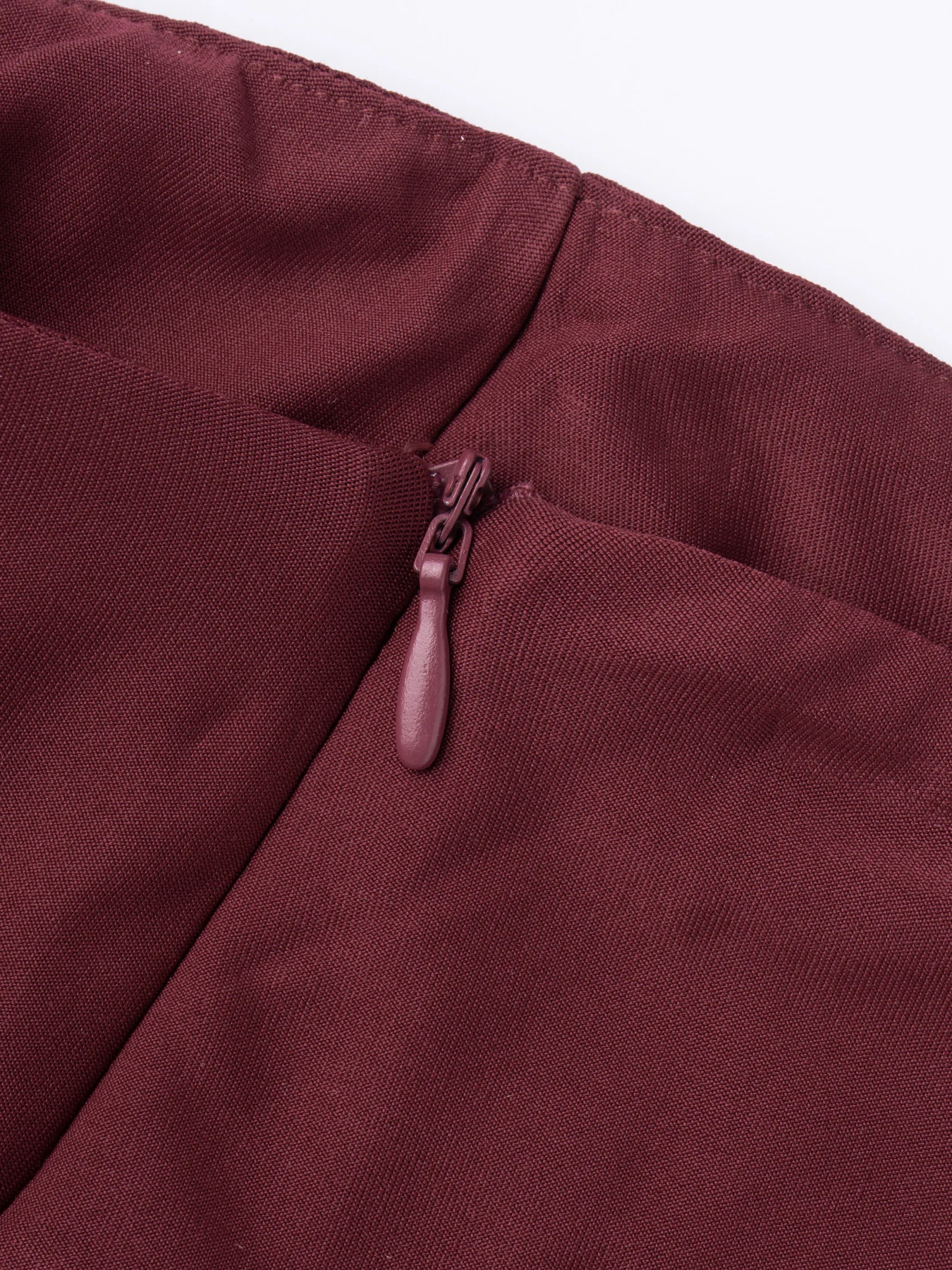 Elegante burgunderrote High-Waist-Schlaghose - Dehnbare Hose mit Nahtdetails und schmaler Passform, für Büroarbeit, tägliche Streetwear und Freizeitoutfits. – Detail 10