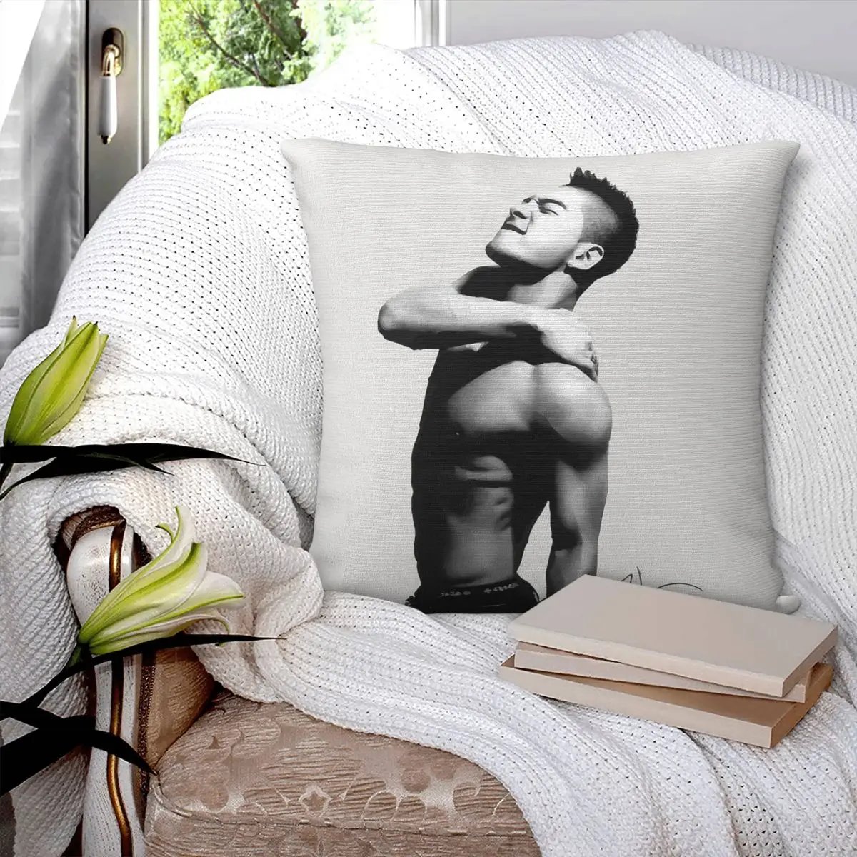 Sexy Taeyang With Hand Sign Square Pillowcase Polyester Linen Velvet Creative Decorative Pillow Case Sofa Seater Cushion Case - view 3