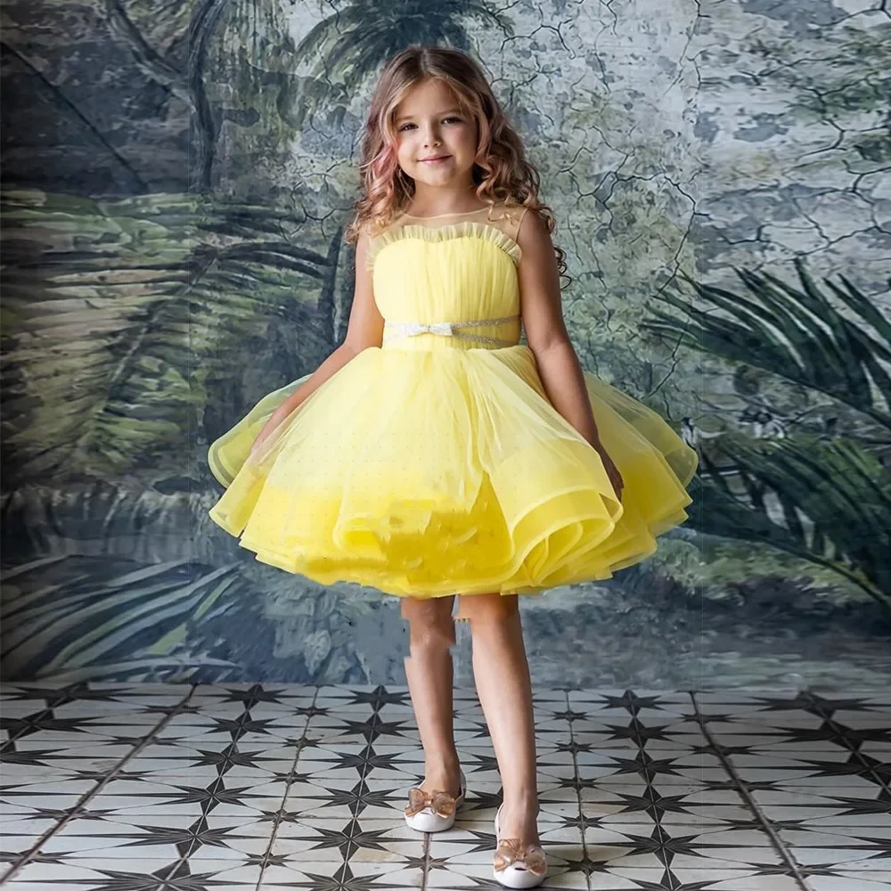 

Simple Yellow Flower Girl Dresses Round collar organza Tiered Sleeveless Tutu Wedding Party Gowns for Princess with Bow Belt