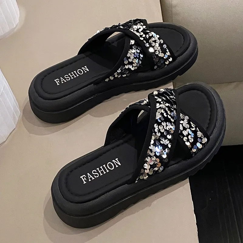 

Тапки женские домашние на платформе, Модные низкие тапочки, блестящая ткань, резина, Римский стиль, искусственная кожа, Crysta, 2024