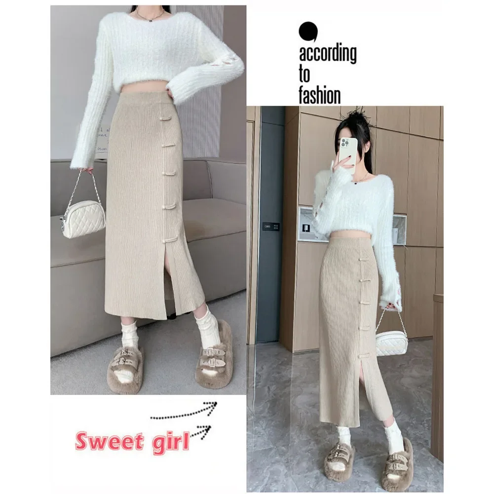 Slanke gebreide A-lijnrok voor dames uit 2025 met retro-designelementen, inclusief een stijlvolle gesp en functionele split