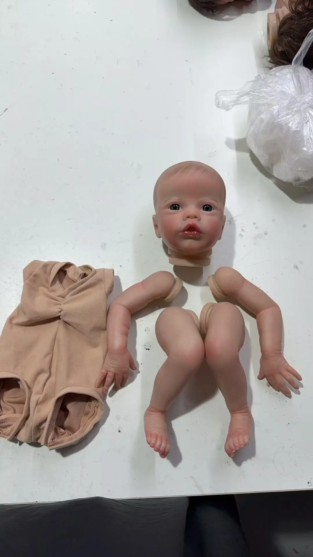 Kit bambola rinata primula da 19 pollici realistico a più strati pittura parti di bambola disegnare a mano i capelli vene visibili con corpo in tessuto