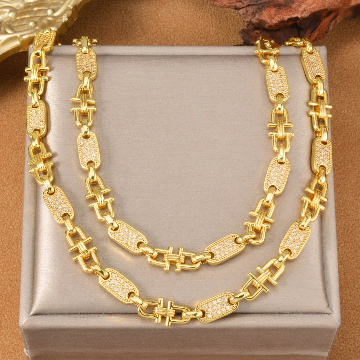

Gold Color Necklace Bracelet Jewelry Set For Couples Unisex Trendy Party Wedding Anniversary Birthday Gift Jewelry Stylish