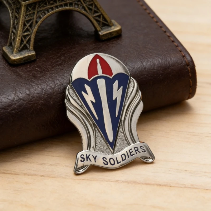 1pc 173rd Airborne Brigade Combat Team Unit Pin U.S. Army Air Soldier Airborne Badge Clothing accessories Pin