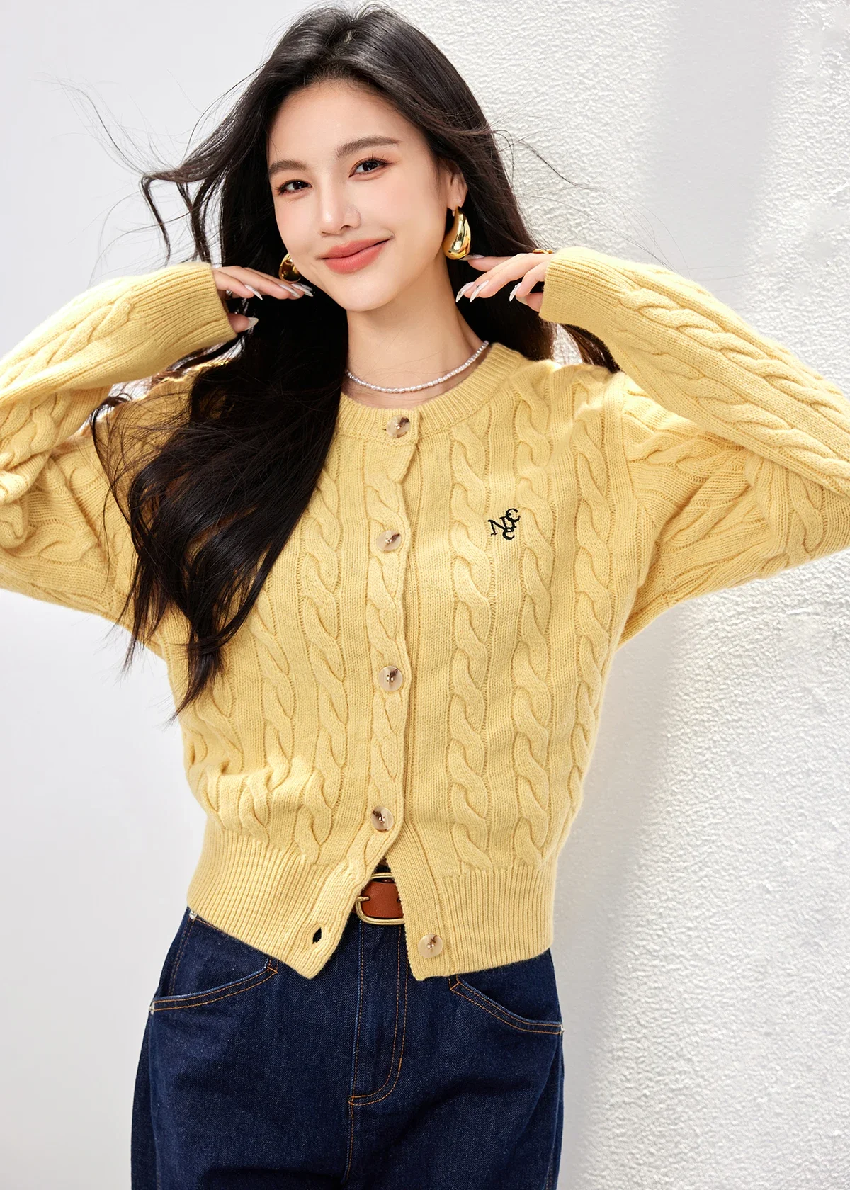 Autumn New Embroidered Long-Sleeved Sweater Short Coat Women Round Neck Full Sleeve Yellow Twist Knitted Cardigan Vintage Jumper