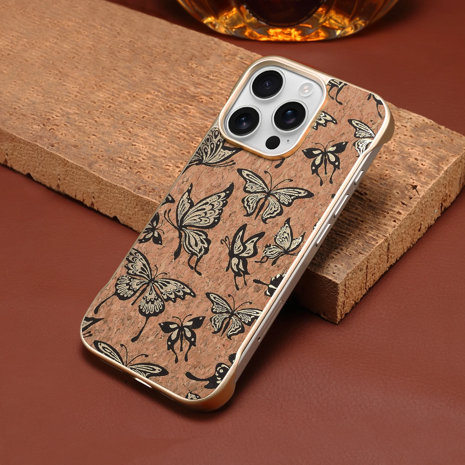 Funda Protectora de Corcho para iPhone 16/15/14 Pro Max Series, Compatible con MagSafe, Carga Inalámbrica Magnética