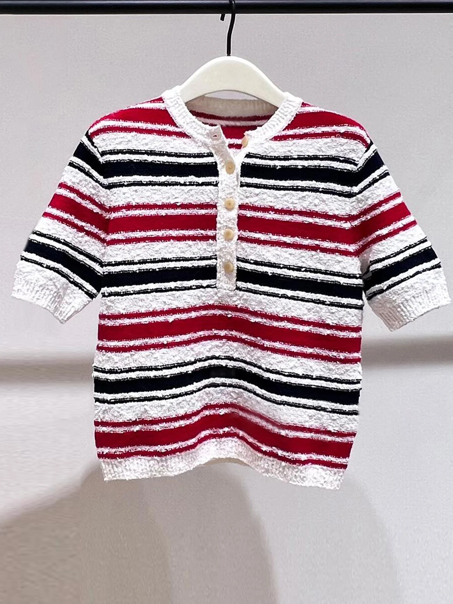 

Casual Versatile Striped Knit Top T-Shirt Women's Premium Spring 2026 Commute Style Regular Fit Moderate Softness Short Sleeve