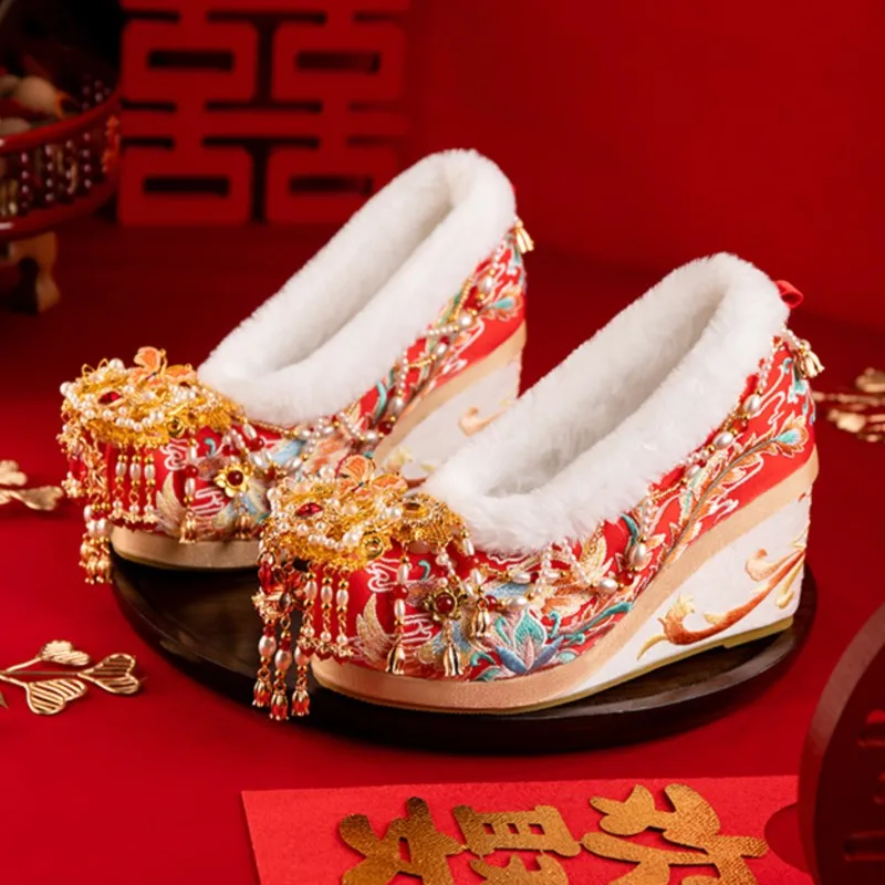 

Зимние свадебные туфли Ming Hanfu ручной работы, красные китайские свадебные туфли на высоком каблуке с флисовой подкладкой, теплые Xiuhe