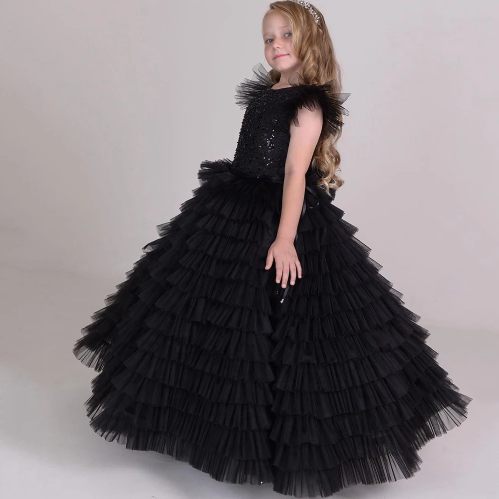 

Retro Ball Gown Tiered Girl's Prom Dresses Cap Sleeves Black Flower Girl Dress Open Back Pageant Gowns Customized