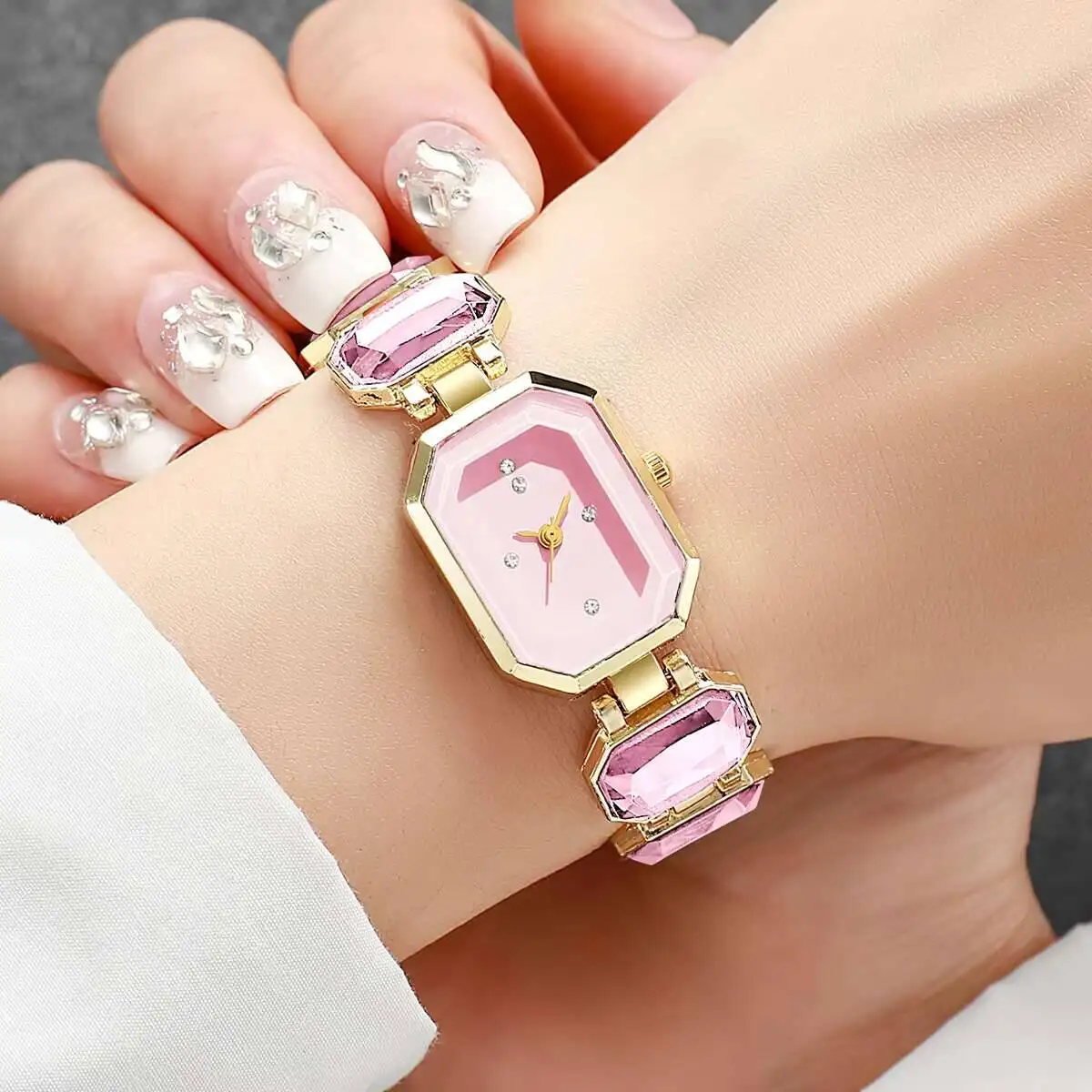 Elegant Women's Watch Fashion Rectangle Dial Ladies Quartz Wrist Watches Girls Clock Reloj Hombre（Without Box）