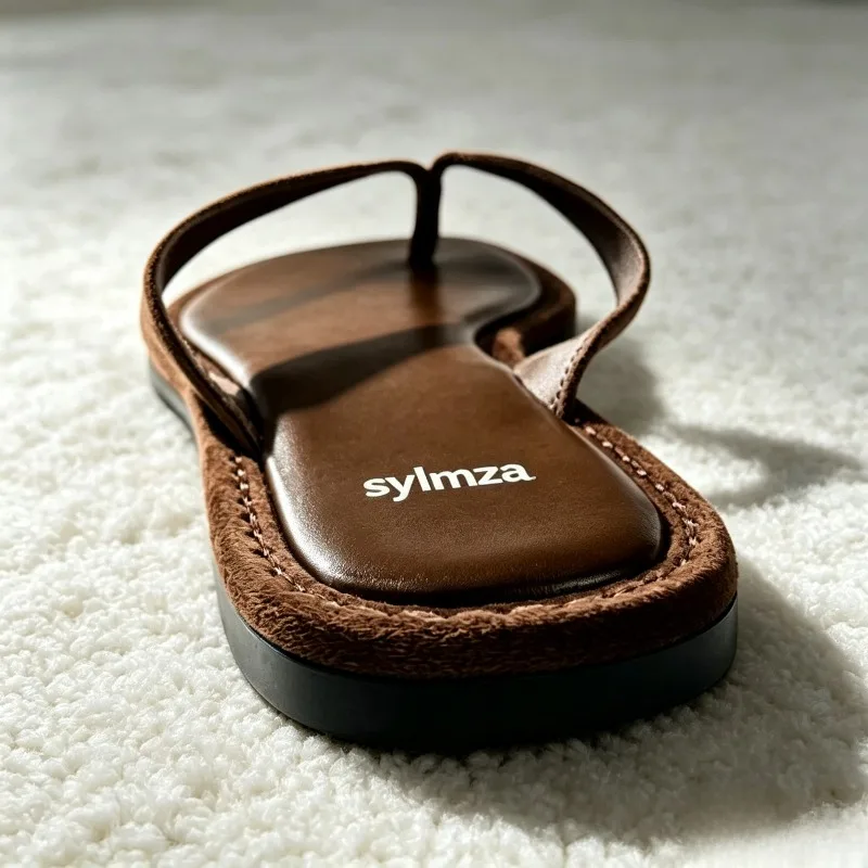 2026 Summer Brown Faux Suede Flip Flops Women Fashion Round Toe Clip Toe Flat Sandals Street Style Comfortable Women's Slippers view 3