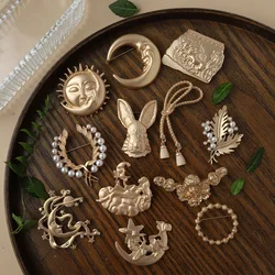Classic Vintage Women Men Fashion Metal Gold Color Raabit Fairy Pearl Brooch Badges Baroque Style Unisex Classic Clothing Pin