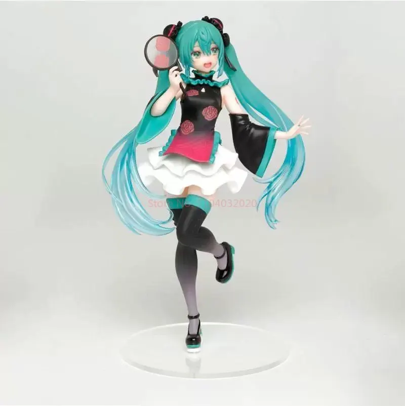 Hatsune miku anime menina figura em tradicional chinês cheongsam em pé com ventilador portátil modelo colecionável boneca para crianças presente