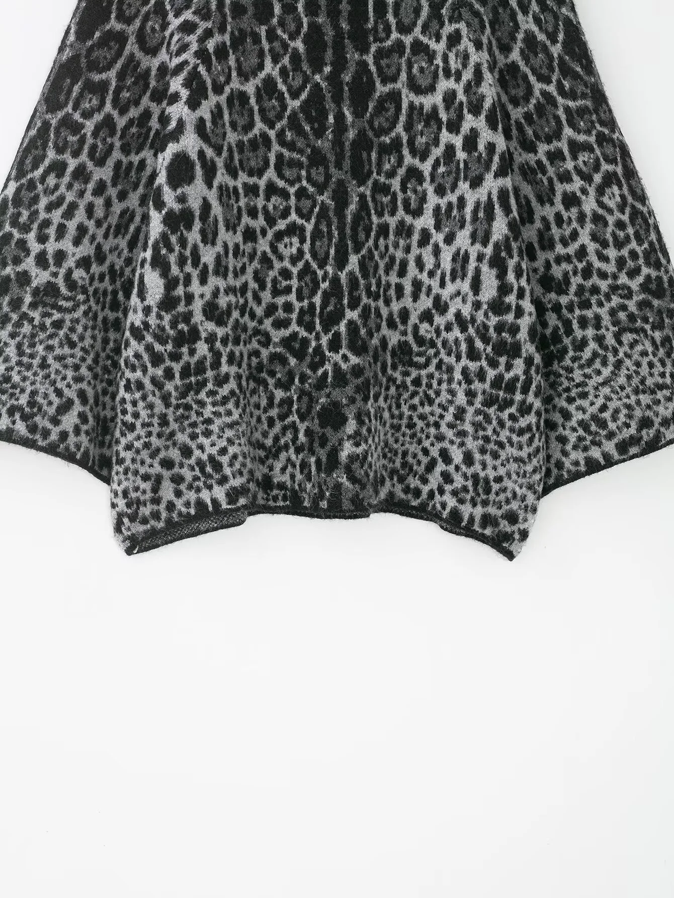 เสื้อสเวตเตอร์ไหมพรมแขนกว้างลายเสือดาว สไตล์ลำลองแฟชั่นใหม่สำหรับผู้หญิง ฤดูหนาว 2025 ทรงหลวมใส่ได้หลายโอกาส